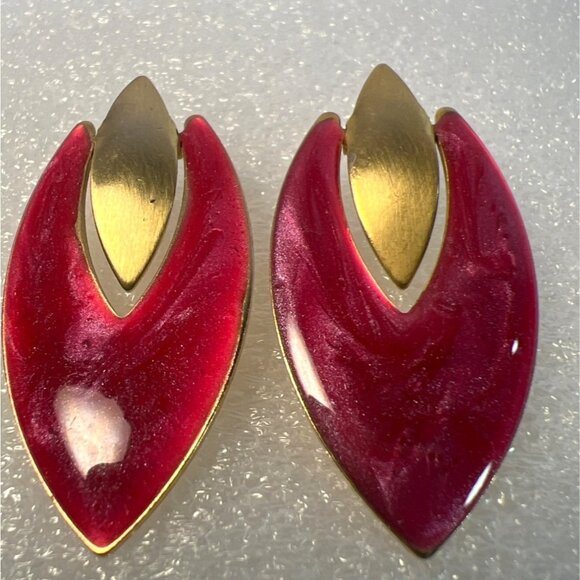 Vtg Swirled Red Enamel Gold-tone  Kinetic Earrings for Pierced Ears Statement - Picture 1 of 5